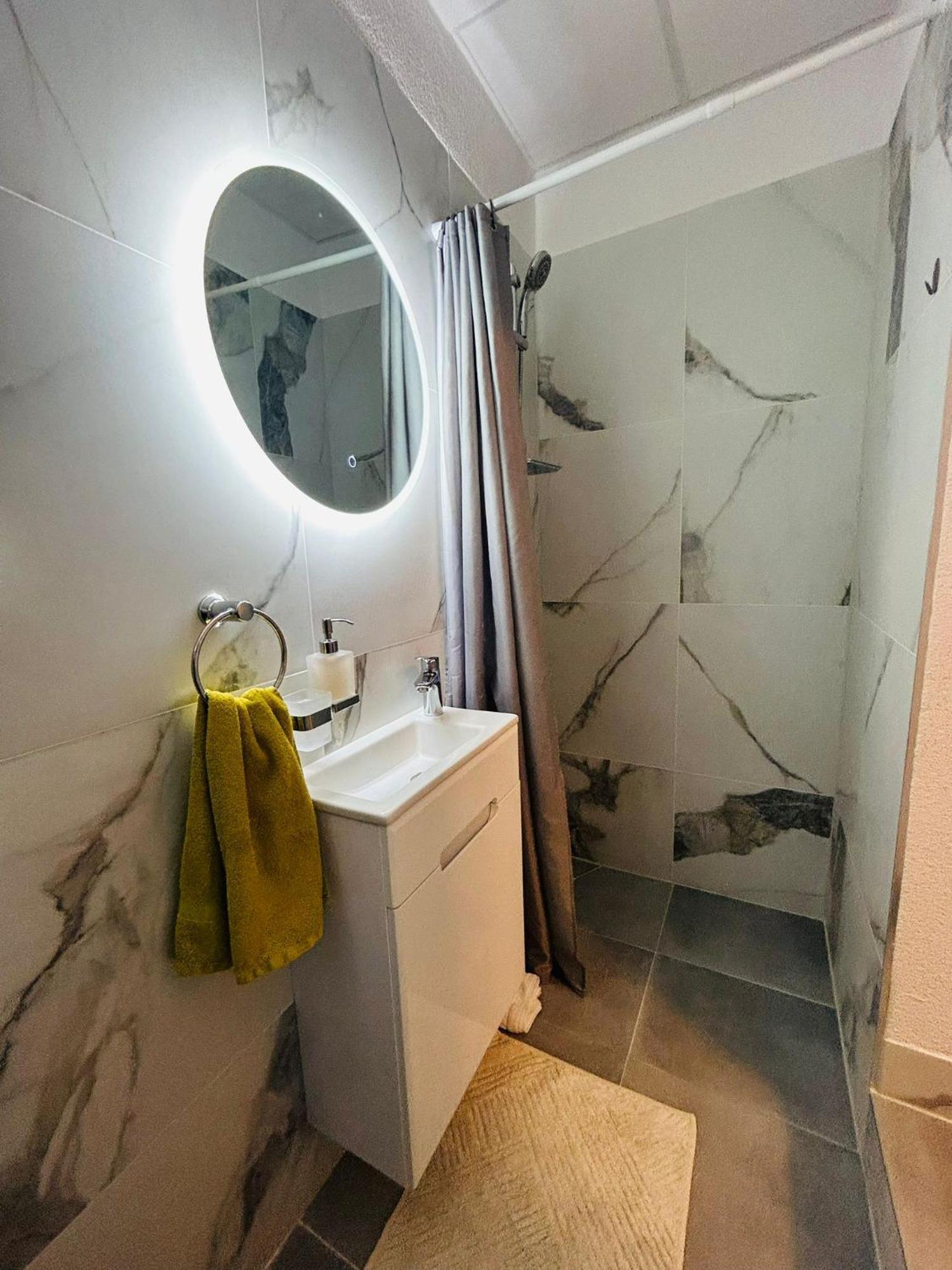 Apex Luxury Apartman تروغير المظهر الخارجي الصورة