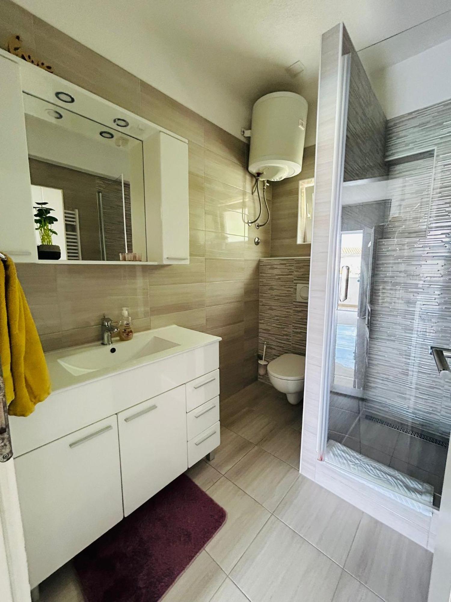 Apex Luxury Apartman تروغير المظهر الخارجي الصورة